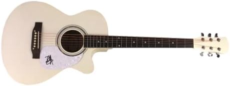 הילרי סקוט חתמה על חתימה בגודל מלא גיטרה אקוסטית עם אימות ג'יימס ספנס JSA - ליידי אנטבלום, ליידי א/ דייב הייווד וצ'רלס קלי - צריך אותך